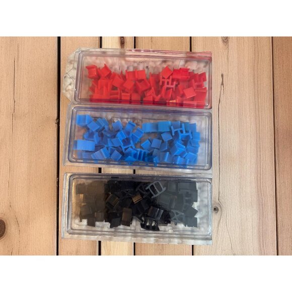 Vintage 1980 Parker Brother's Risk Game Pieces Cards, Dice, Armies, Instructions - Picture 2 of 9